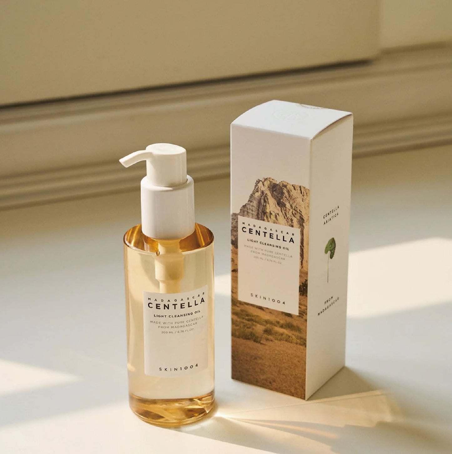 Madagascar Centella Light Cleansing Oil