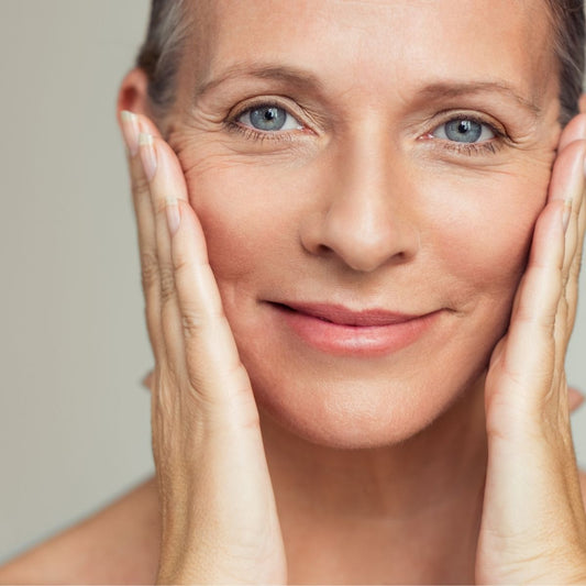 Rutina facial antiedad: ¿Cómo aplicar la  rutina antienvejecimiento?